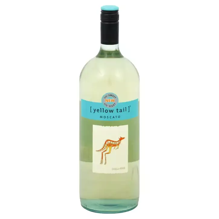 yellow-tail-moscato-1-5lt Yellow Tail Moscato 1.5Lt